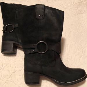 NEW Johnston & Murphy women’s suede cowboy boots